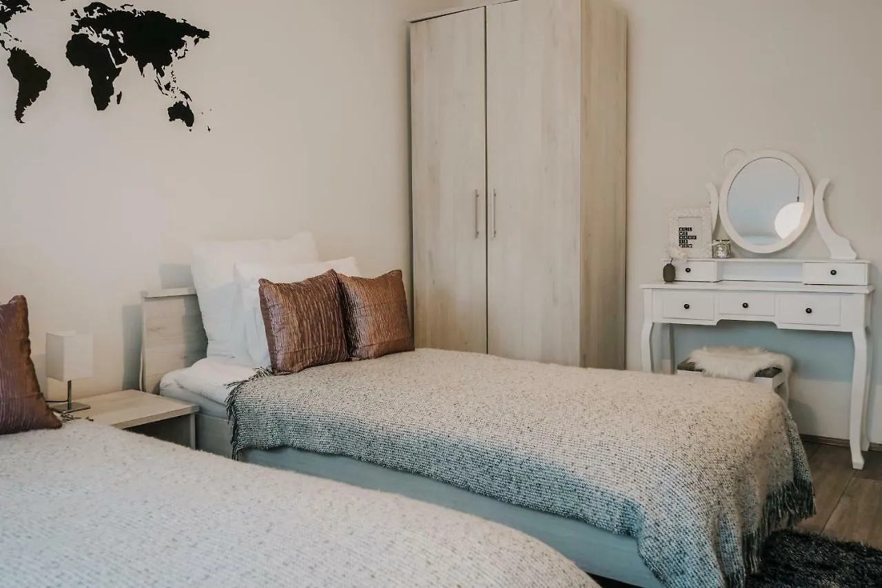 Apartman Bacchus بولا 0*,